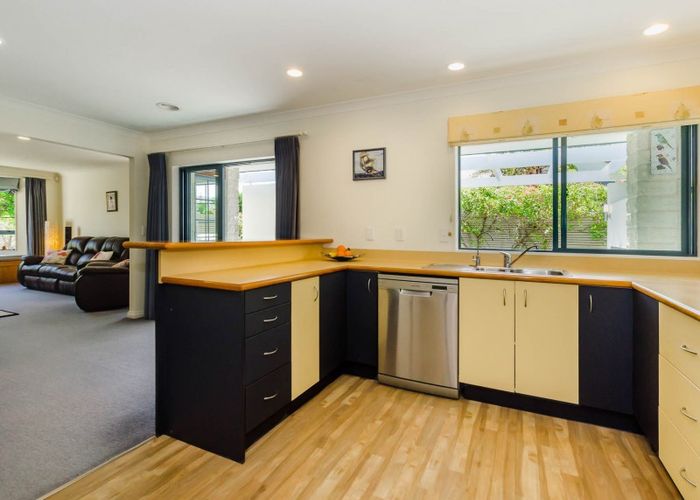  at 6 Avion Terrace, Raumati Beach, Paraparaumu