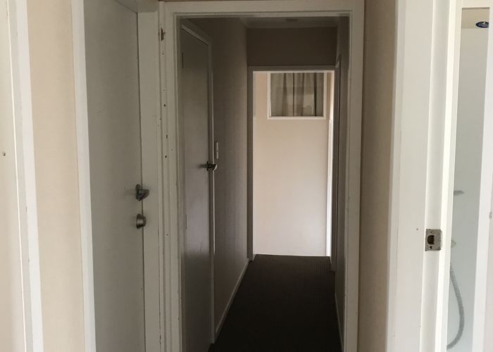  at 2 Snead Place, Hamilton East, Hamilton