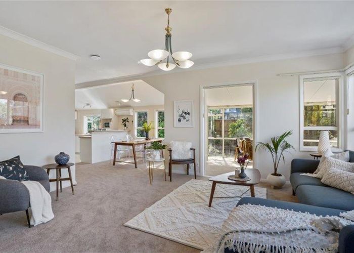 at 32 Hillsborough Road, Hillsborough, Auckland