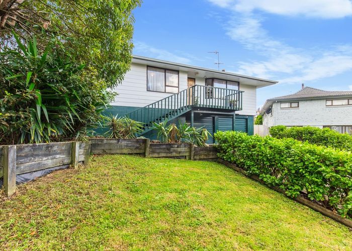  at 4 Flamingo Court, Goodwood Heights, Auckland