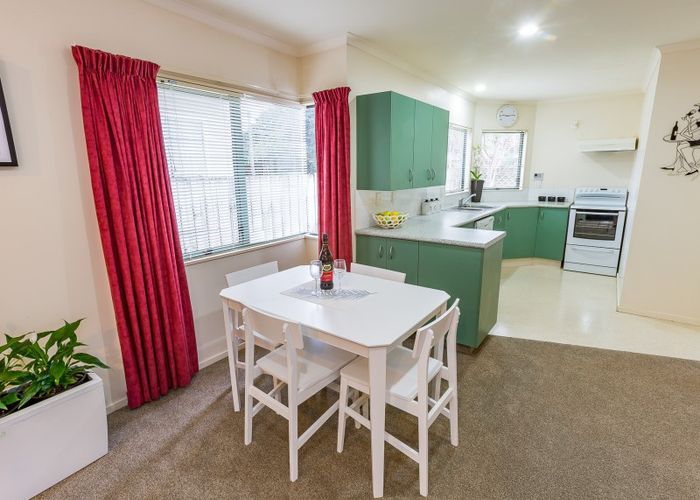  at 4/99 Moorefield Road, Johnsonville, Wellington