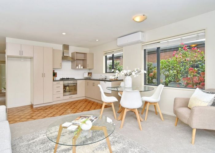  at 4/159 Highsted Road, Casebrook, Christchurch