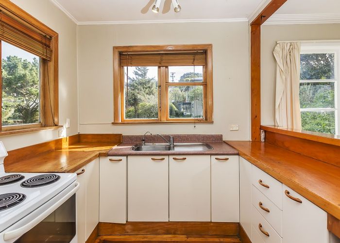  at 192 Miromiro Road, Normandale, Lower Hutt