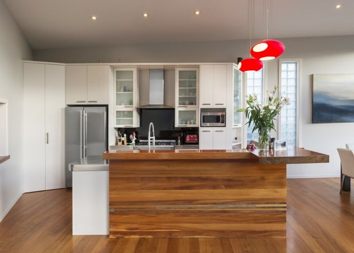  at 211 Houghton Bay Road, Houghton Bay, Wellington