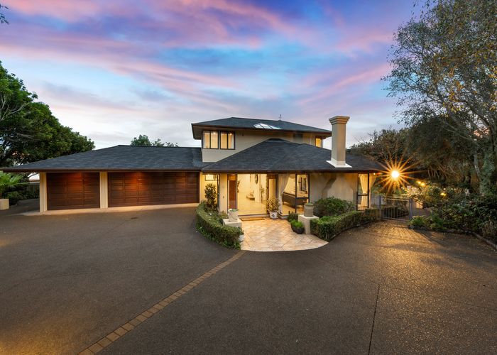  at 12 Del Mar Court, Shamrock Park, Auckland