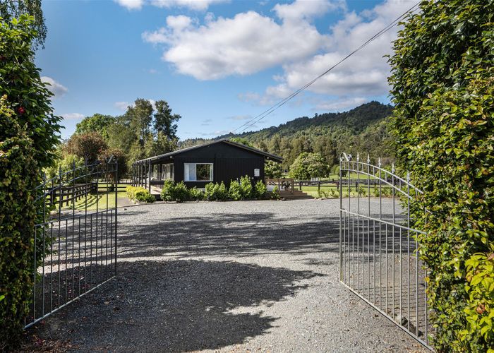  at 2493 Hunua Road, Papakura
