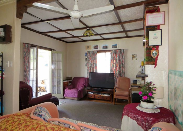  at 6 River Road, Taumarunui