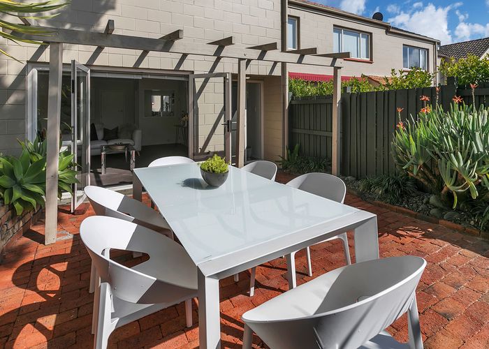  at 2/8 Hamilton Road, Herne Bay, Auckland