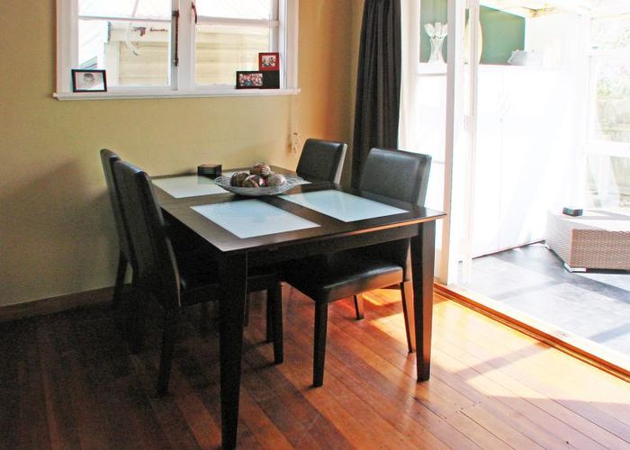  at 2/11 Naenae Road, Naenae, Lower Hutt