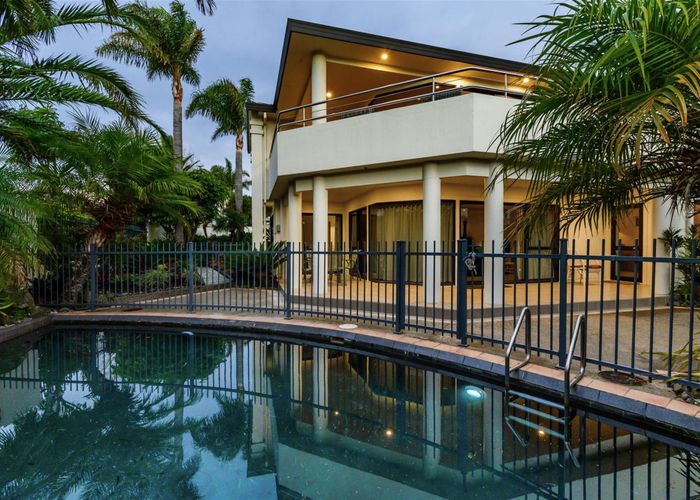 Free property data for 12 Clyside Avenue, Half Moon Bay, Auckland