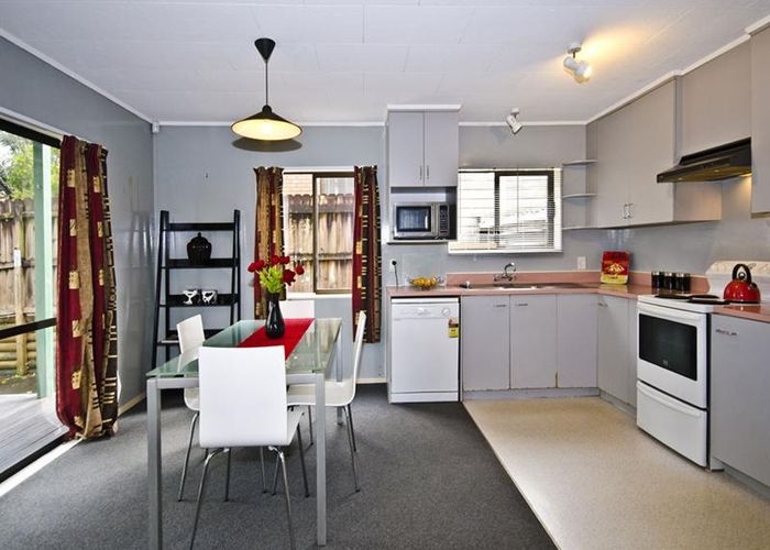  at 37 Glengarry Road, Glen Eden, Auckland
