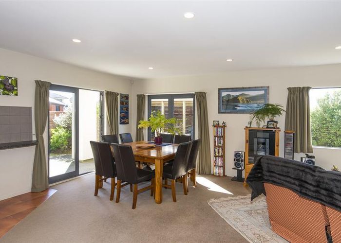  at 10 Silver Pine Avenue, Woodridge, Wellington