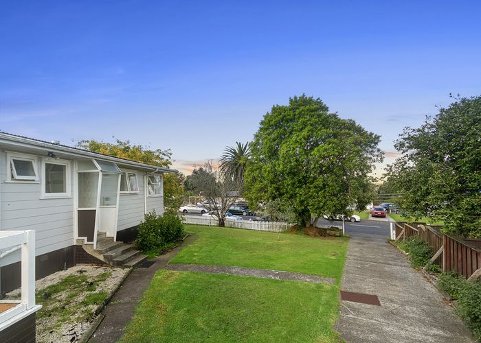  at 31 Harmel Road, Glendene, Auckland