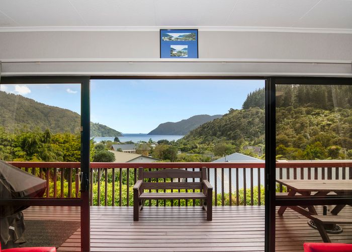  at 9 Field Terrace, Ōkiwi Bay