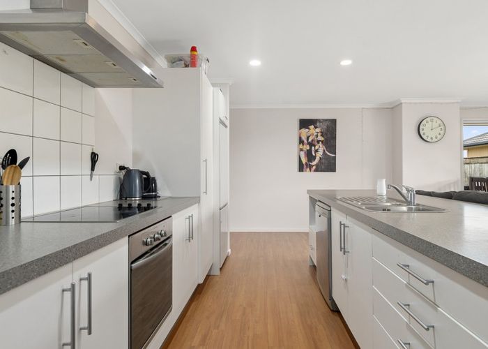  at 7 Waterside Drive, Pyes Pa, Tauranga