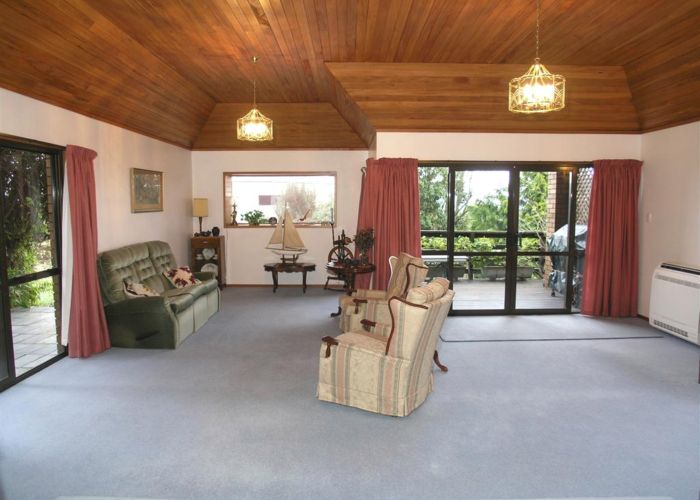  at 6A Clovelly Place, Westmorland, Christchurch