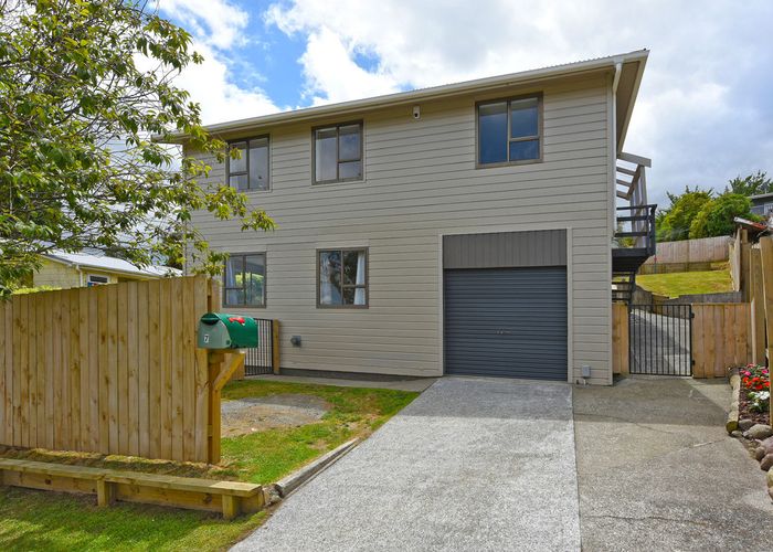  at 7 Snowberry Grove, Timberlea, Upper Hutt