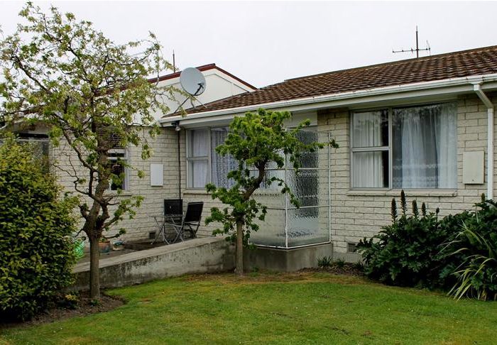  at 2/109 Middlepark Road, Sockburn, Christchurch