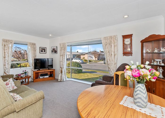  at 27 Glenrowan Avenue, Avondale, Christchurch