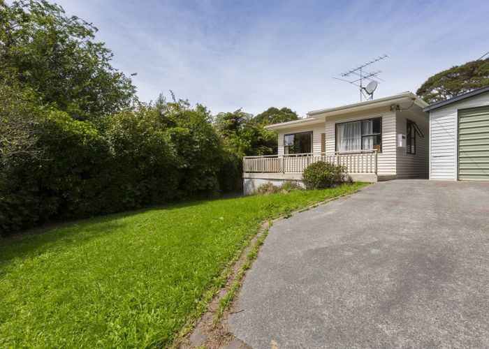 at 9 Avian Crescent, Blue Mountains, Upper Hutt