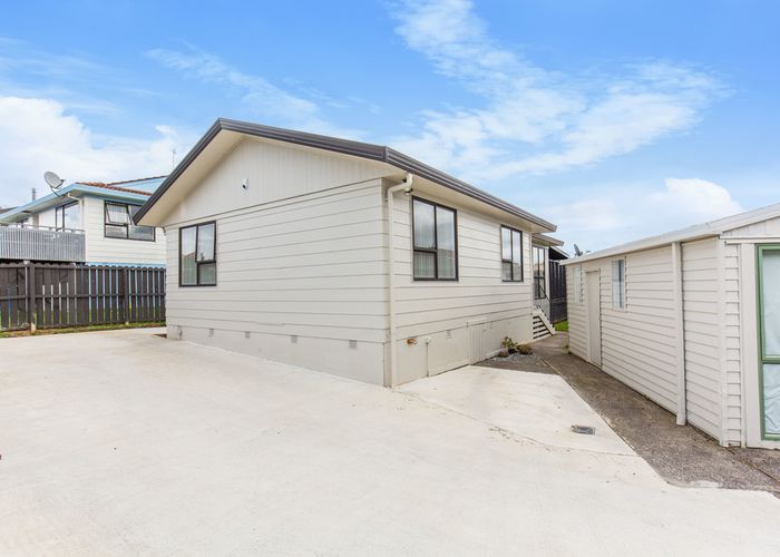  at 5/1 Rebecca Rise, Weymouth, Auckland