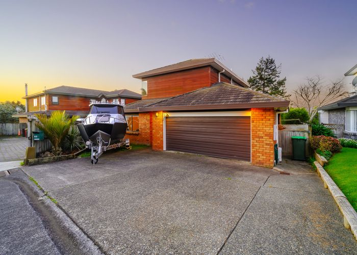  at 1/14 Lochend Place, Highland Park, Auckland