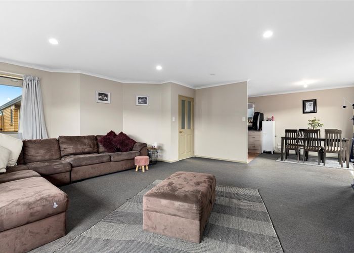  at 177 Old Farm Road, Hamilton East, Hamilton