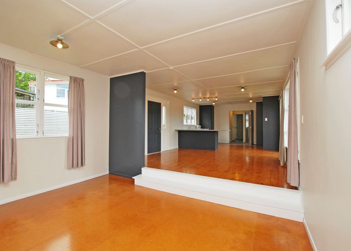  at 5 Caronia Crescent, Lynfield, Auckland