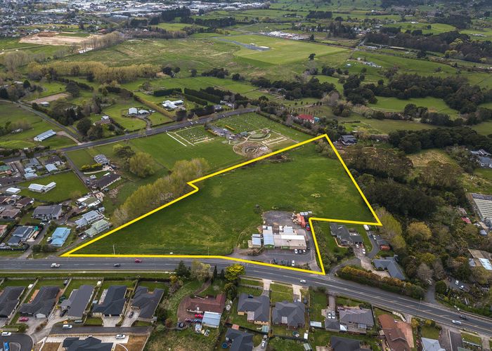  at 520 Great South Road, Rosehill, Papakura