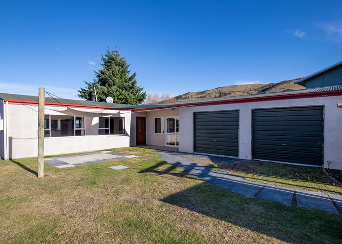  at 10 Railway Terrace, Millers Flat