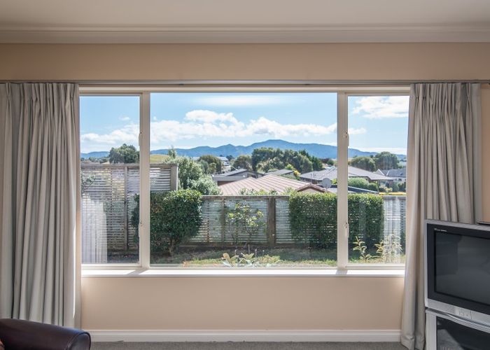  at 28 Quadrant Heights, Paraparaumu