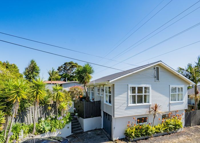 at 1/237 Hepburn Road, Glendene, Auckland