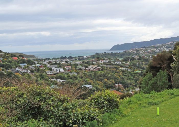  at 3 Mercury Way, Whitby, Porirua