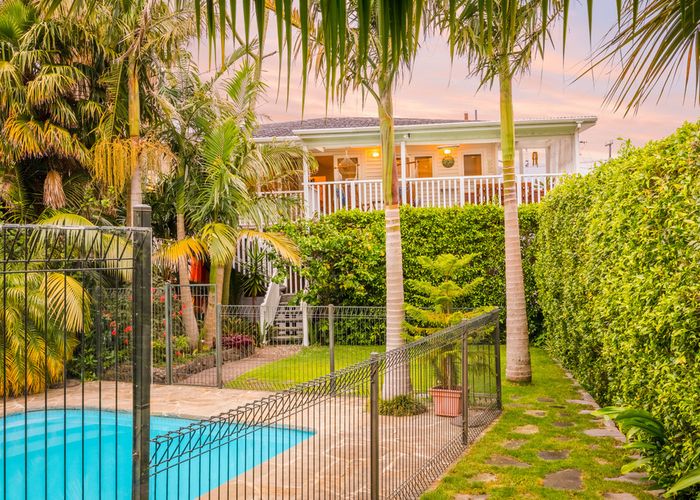  at 2/45 TAUNTON Terrace, Blockhouse Bay, Auckland