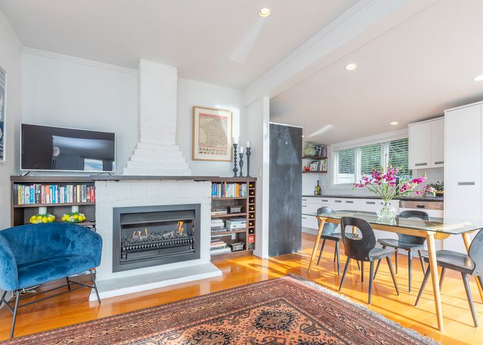  at 17 Onewa Road, Northcote, Auckland