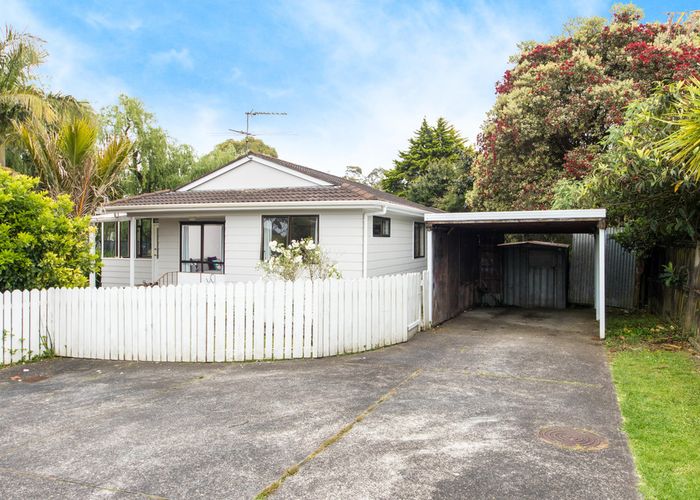  at 2/27 Edwin Freeman Place, Ranui, Auckland