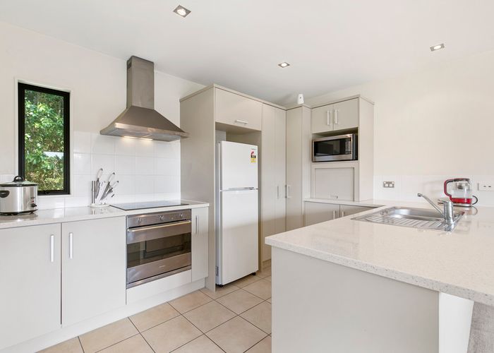  at 15/7 The Avenue, Albany, Auckland