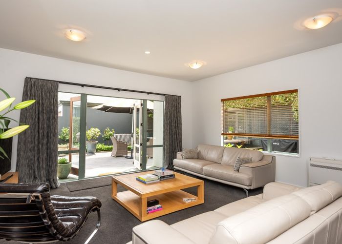  at 2/104 Weston Road, St Albans, Christchurch