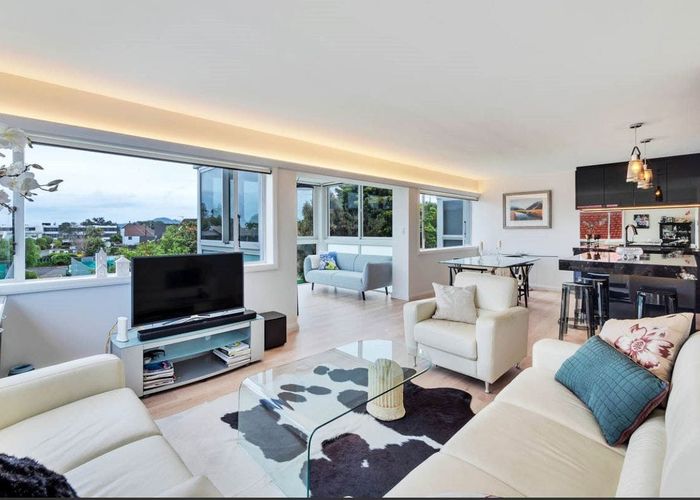  at 6/10 Tagalad Road, Mission Bay, Auckland