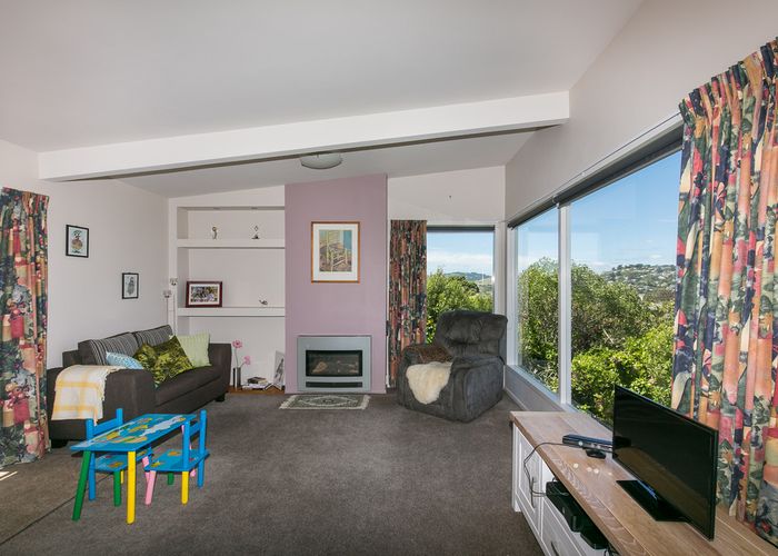  at 8 Arapiko Street, Johnsonville, Wellington