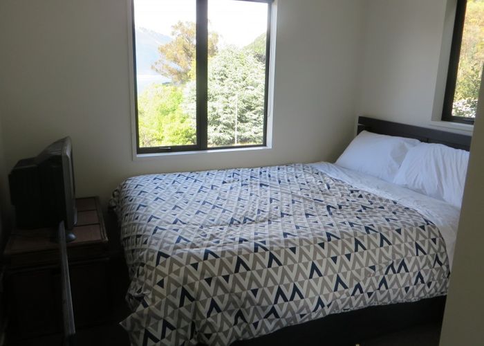  at 11/8 McKerrow Place, Sunshine Bay, Queenstown