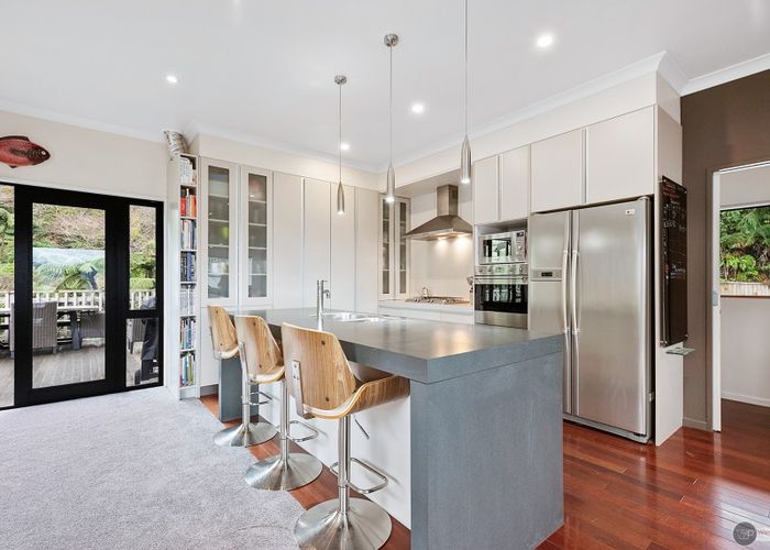  at 22 Onehuka Road, TIROHANGA, LOWER HUTT