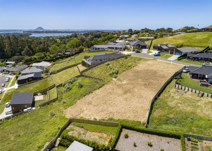  at 27 Moira Close, Welcome Bay, Tauranga