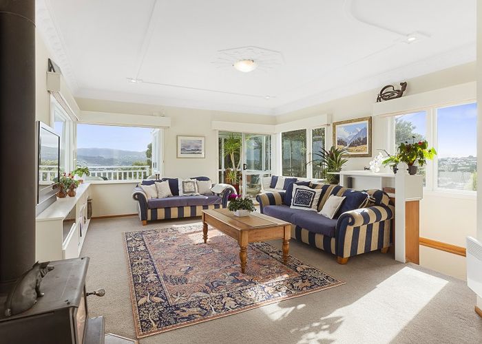  at 43 Nevay Road, Karaka Bays, Wellington