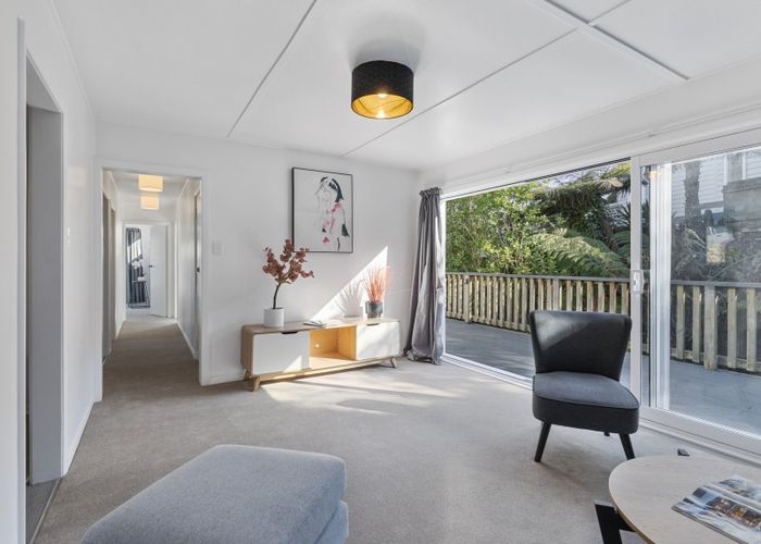  at 35 Thomas Street, Stokes Valley, Lower Hutt