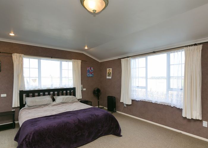  at 1350 Devon Road, Brixton, Waitara