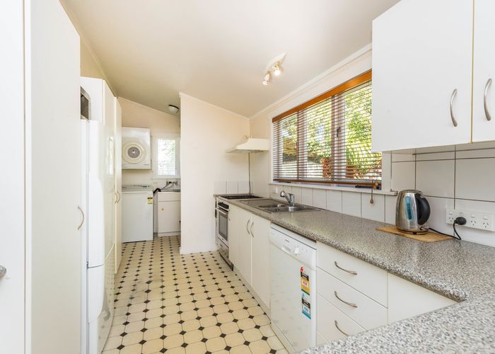  at 8 Wairere Avenue, Mount Albert, Auckland