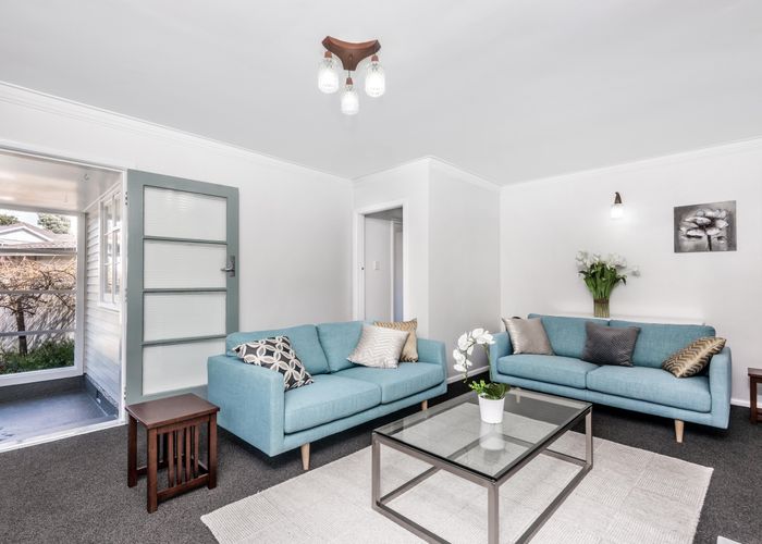  at 27 Collins Avenue, Tawa, Wellington