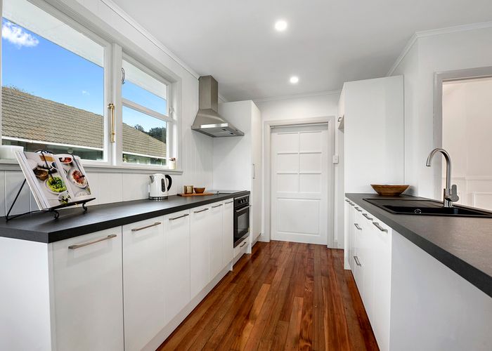  at 15 Rintoul Grove, Stokes Valley, Lower Hutt