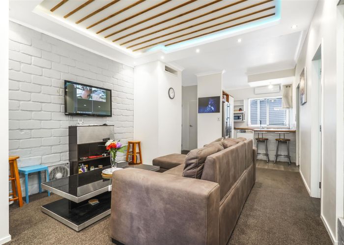 at 15F Hood Street, Hamilton Central, Hamilton